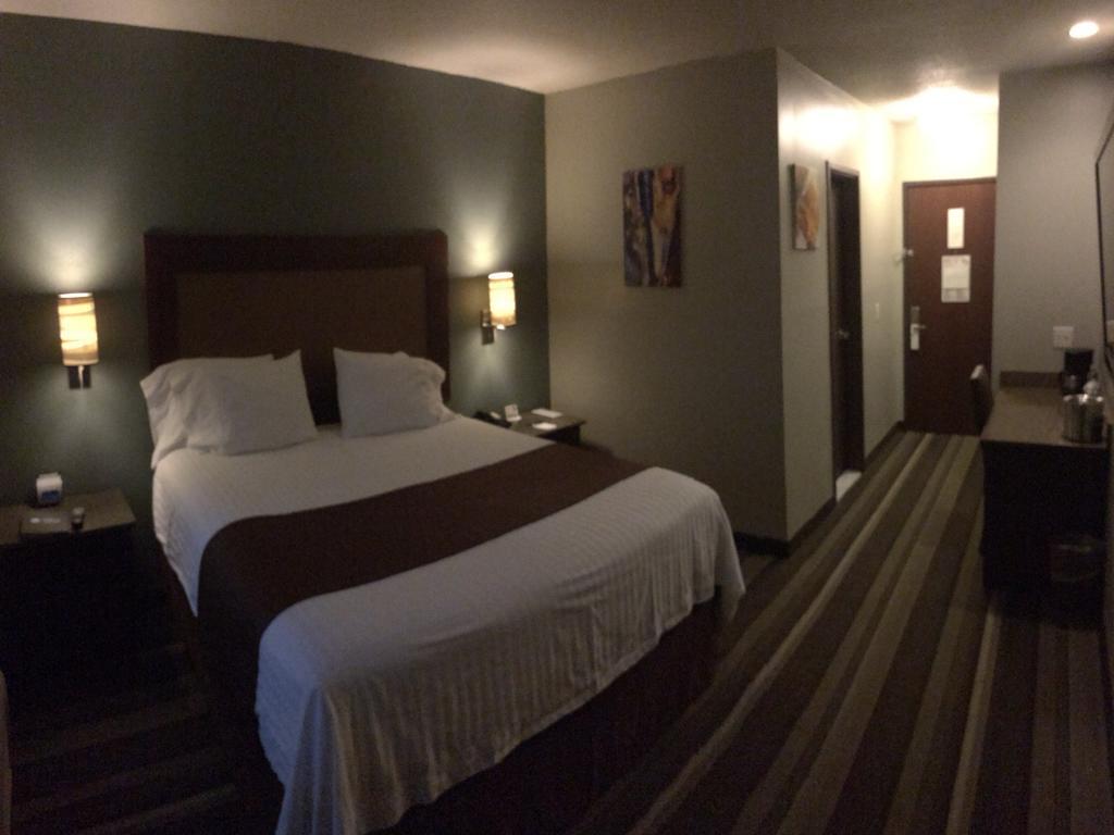 The East Avenue Inn & Suites Rochester Ruang foto